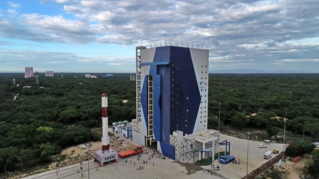 PSLV-C56 | ఇస్రో మరో భారీ ప్రయోగం.. ఏడు ఉపగ్రహాలను నింగిలోకి..!
