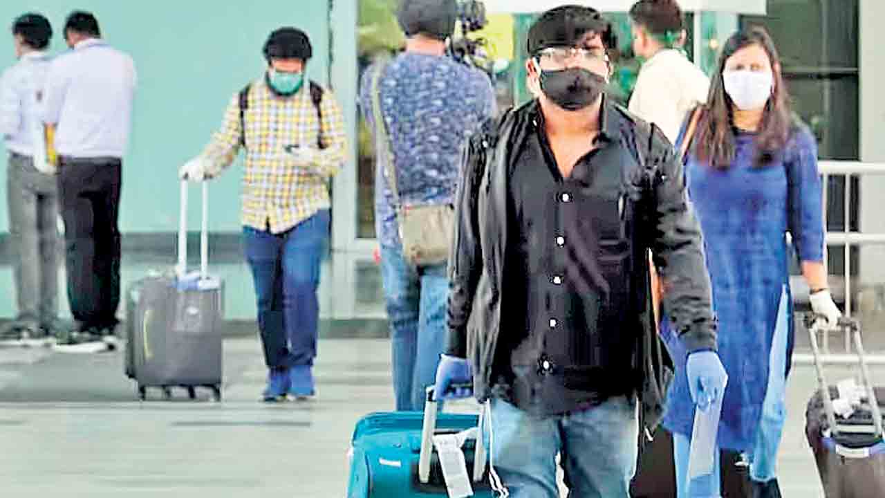 భారత్‌లో ఉండలేం!