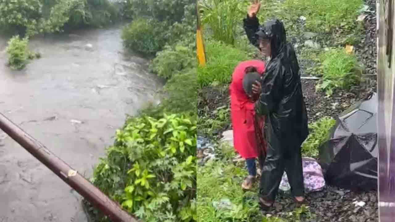 Infant slips into drain | భారీ వర్షాలకు వంతెనపై నిలిచిన రైలు.. నడిచి వెళ్తుండగా తాత చేతిలోంచి కాలువలో పడిన   శిశువు