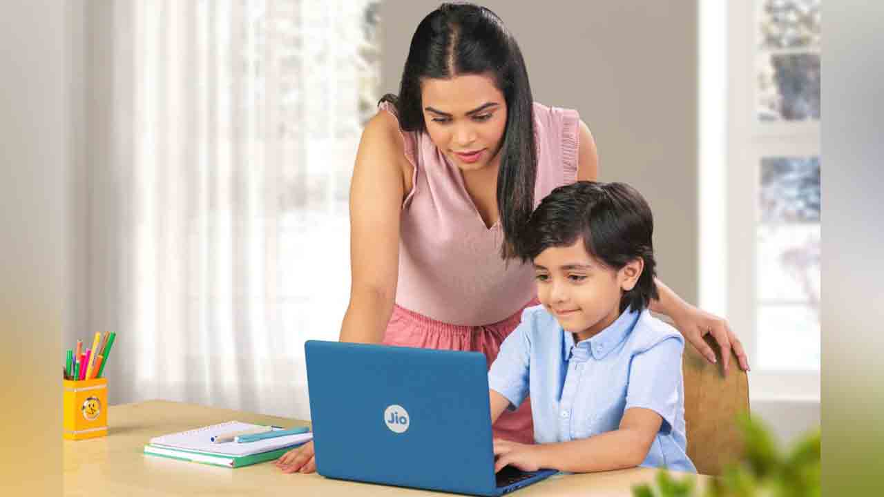 JioBook – 2023 | మార్కెట్లోకి జియో లాప్‌టాప్-2023.. ధరెంతంటే..?!