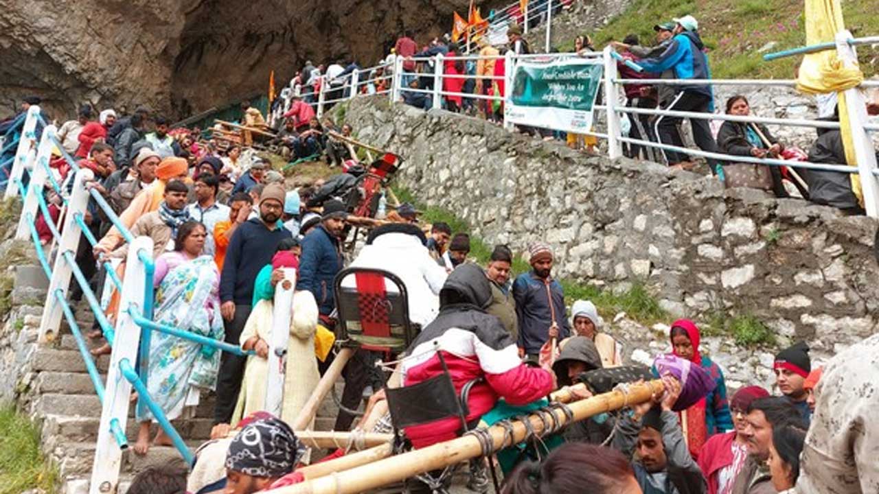 Amarnath Yatra | అనుకూలించని వాతావరణం.. వరుసగా మూడో రోజూ సాగని అమర్‌నాథ్‌ యాత్ర