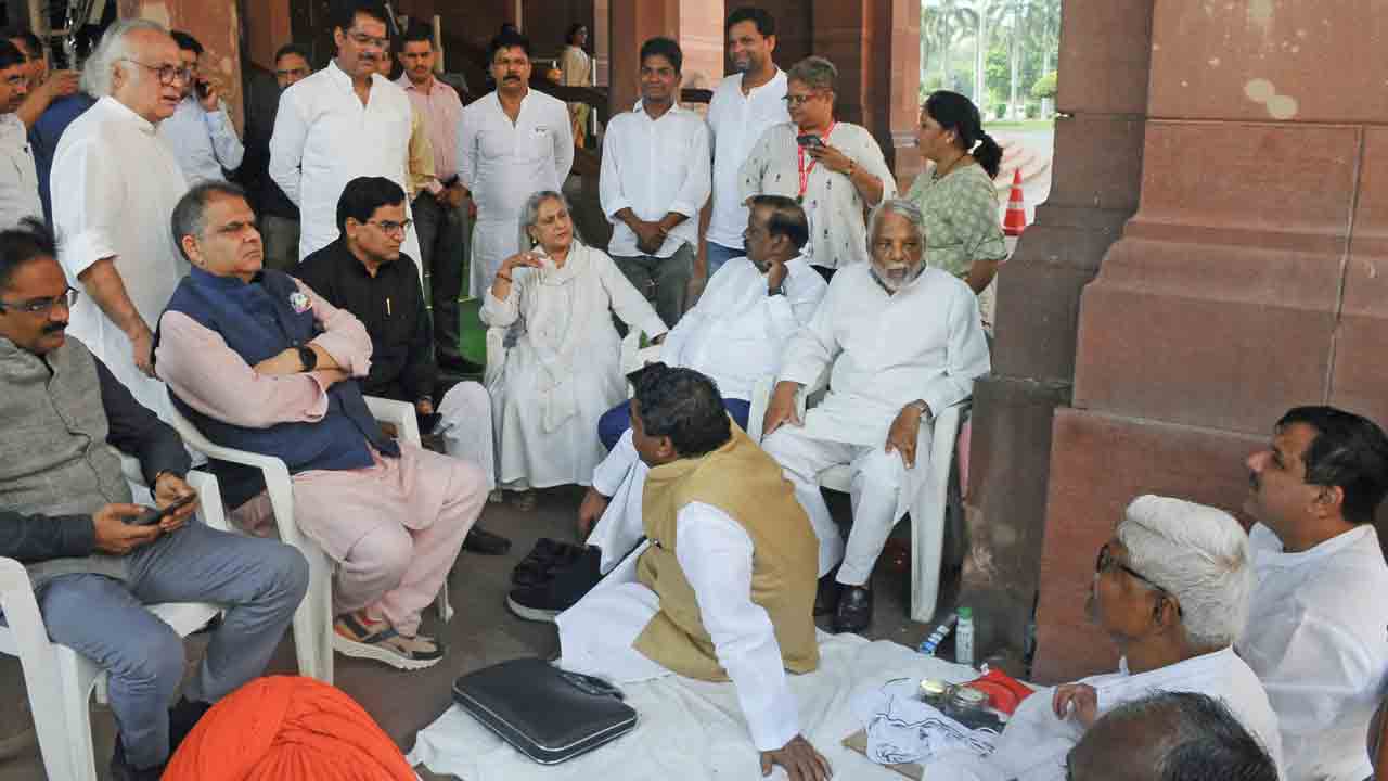 బీజేపీ సర్కార్‌ను వదిలేది లేదు!