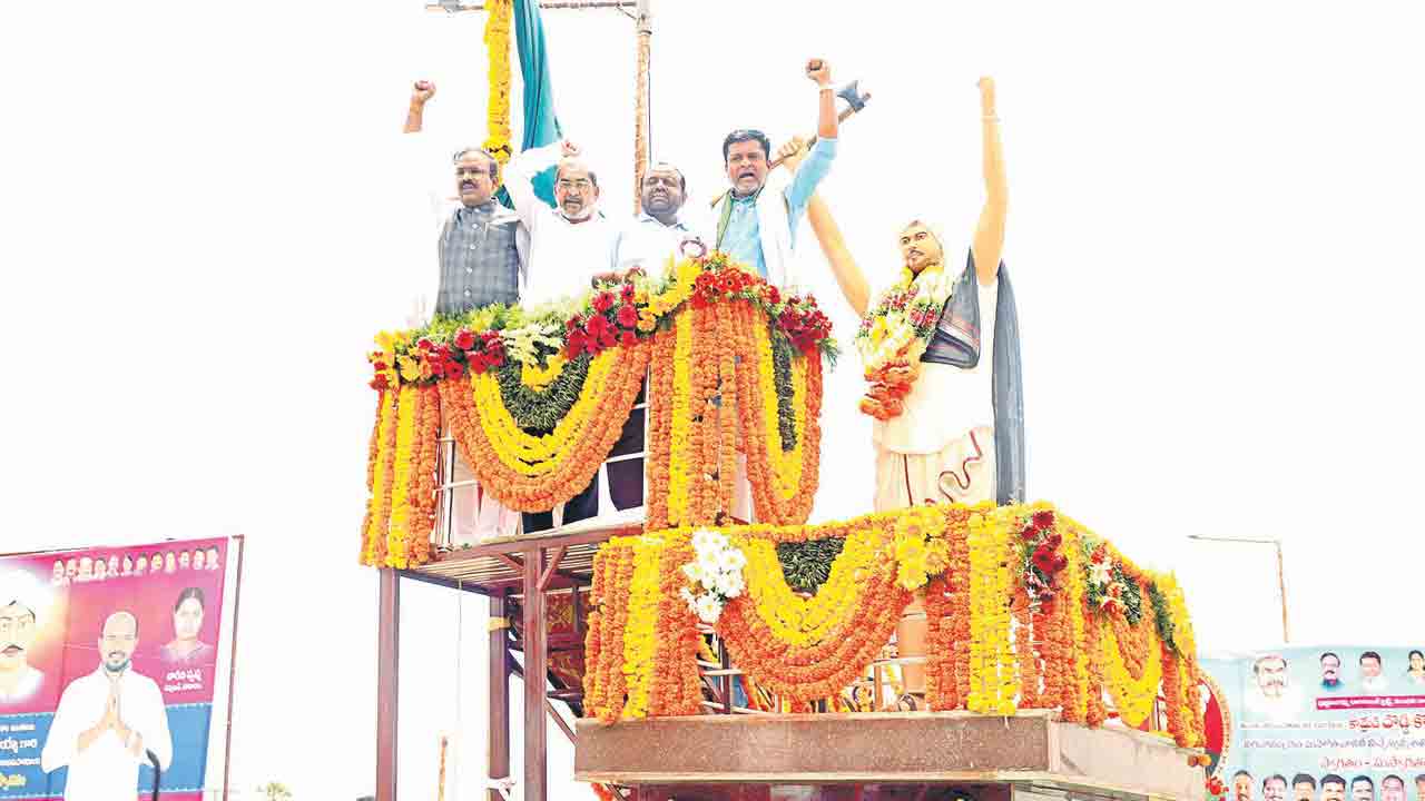 మహనీయులకు మహోన్నత స్థానం