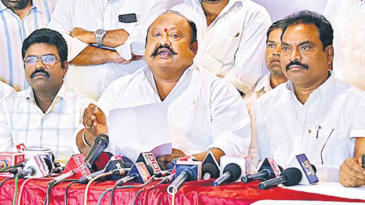 పోస్ట్‌మెట్రిక్‌కూ కాస్మెటిక్‌ చార్జీలు