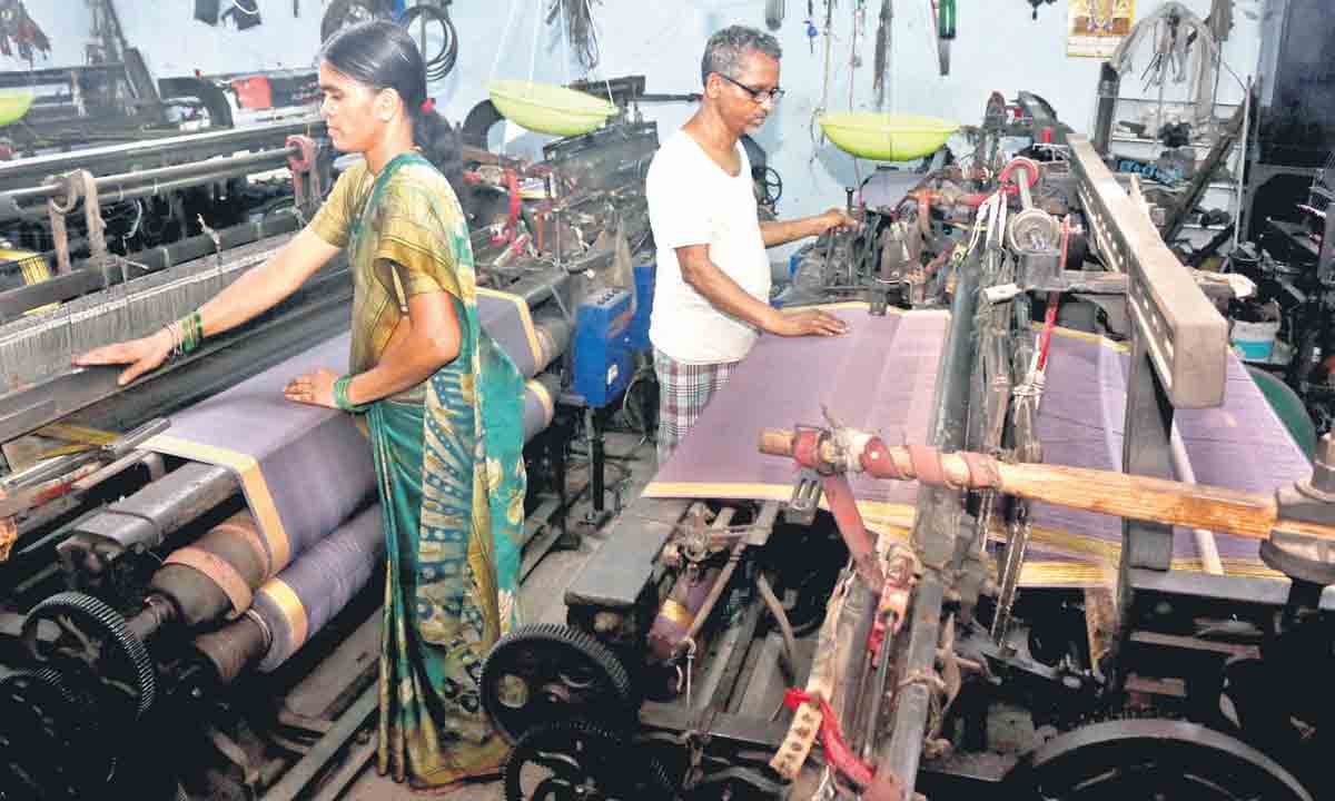 నేతన్నకు అభయం.. పనికి ప్రోత్సాహం