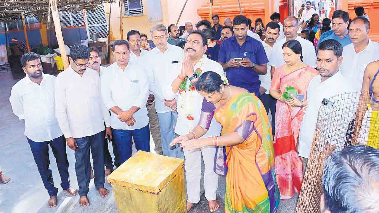 కొండగట్టు క్షేత్రంలో గిరి ప్రదక్షిణ.. ఆధ్యాత్మికత ఉట్టిపడేలా అరుణాచలం తరహాలో