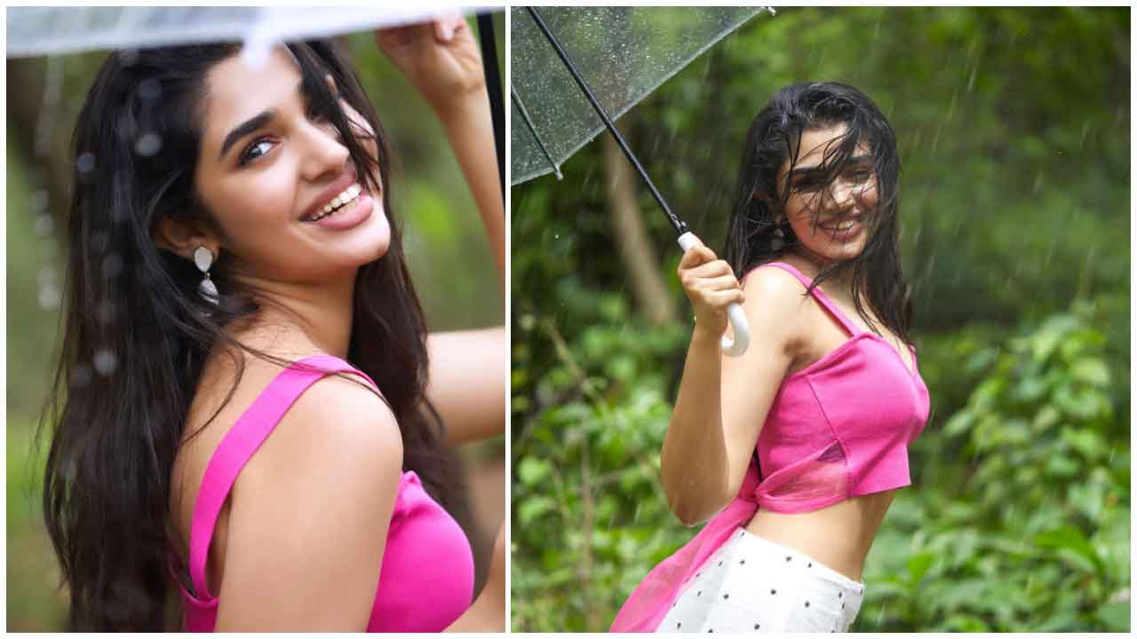 Krithi Shetty | వర్షంలో ఎంజాయ్ చేస్తున్న కృతి శెట్టి.. ఫొటోలు వైరల్…