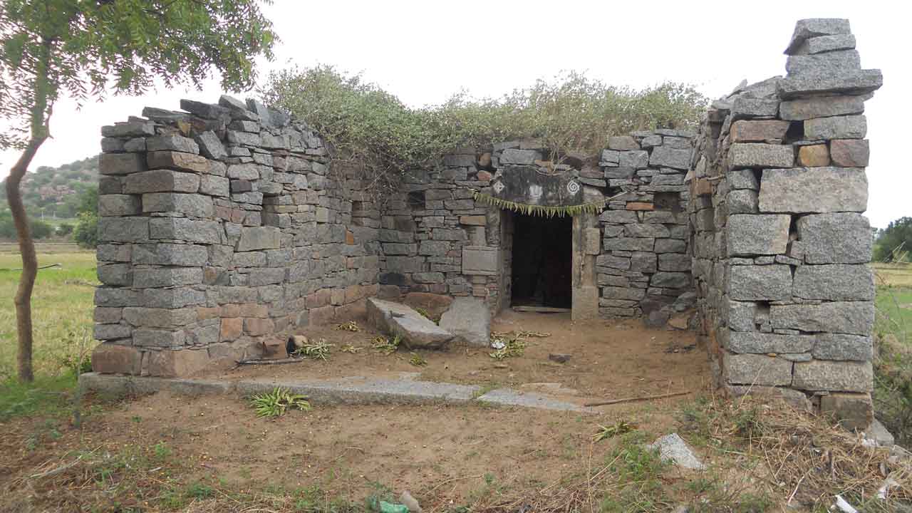 చూమంత్రఖాళీ..! కాలగర్భంలోకి లచ్చపురం