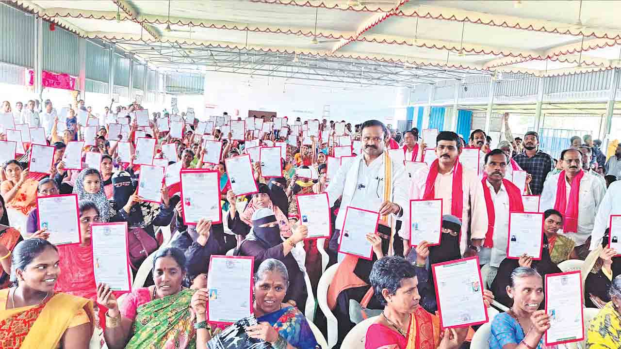 288 మందికి ‘డబుల్‌ఇండ్ల’ పట్టాలు