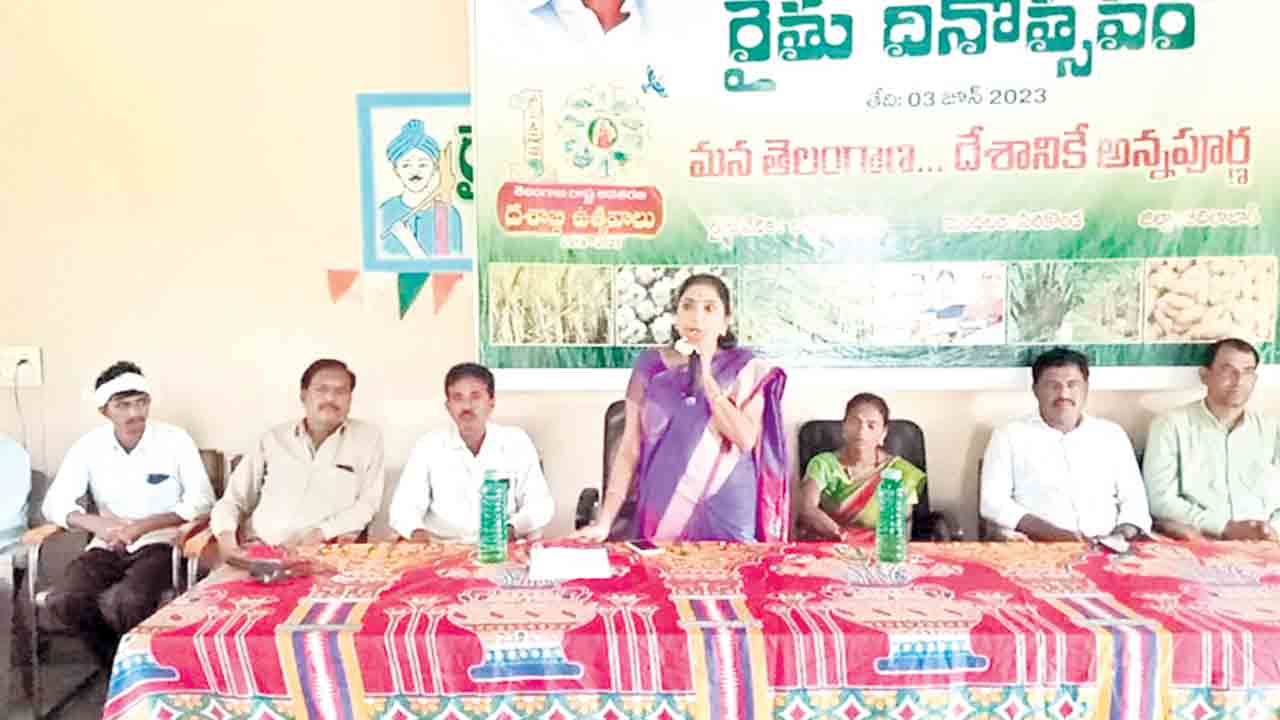 వారికి బుద్ధి చెప్పాలి