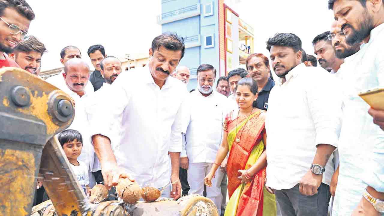 పనిచేసే ప్రభుత్వానికి అండగా ఉండాలి