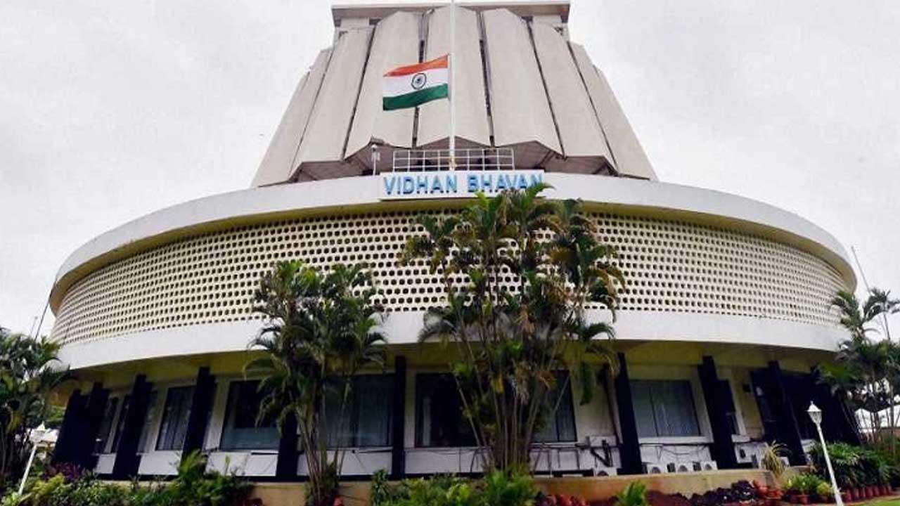 Maharashtra Assembly | మీపై ఎందుకు అనర్హత వేటు వేయకూడదు.. శివసేన వర్గాలకు మహా అసెంబ్లీ స్పీకర్ నోటీసులు