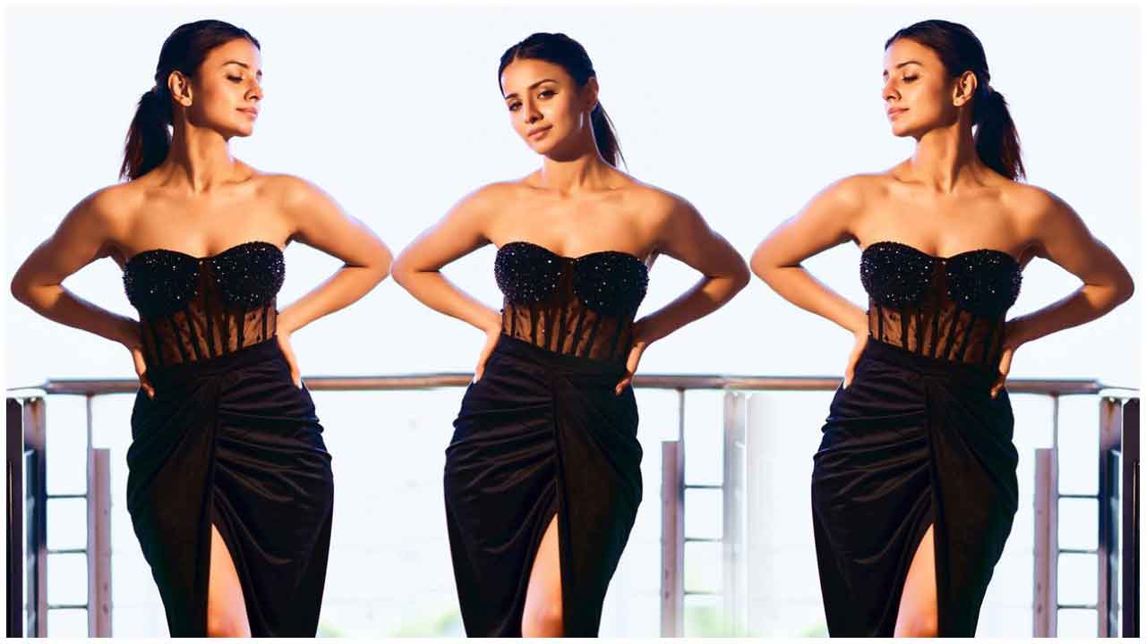 Mahima Makwana | స్లీవ్ లెస్ డ్రెస్‌లో మాయ చేస్తున్న మహిమ మక్వానా..