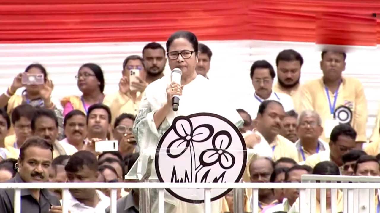 Mamata Banerjee | మణిపూర్‌ దుర్ఘటన మీకు కొంచమైనా బాధ కలిగించలేదా..?: ప్రధాని మోదీకి మమతాబెనర్జి సూటి ప్రశ్న