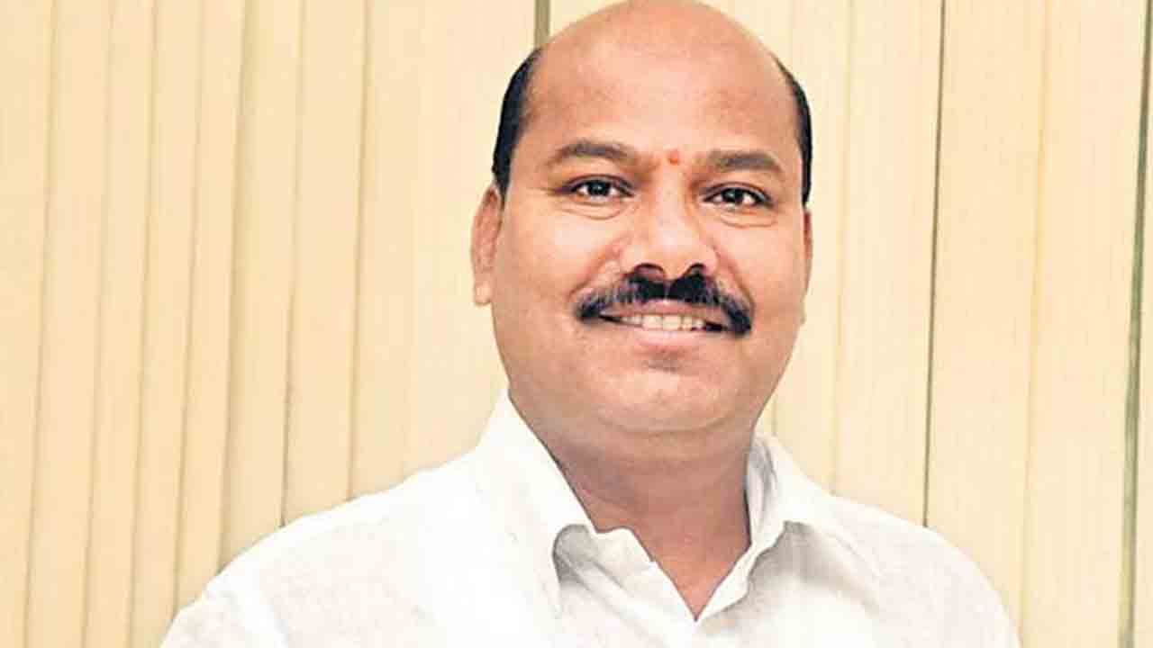 మున్సిపల్‌ ఉద్యోగుల సమస్యలు పరిష్కరిస్తం: మామిళ్ల