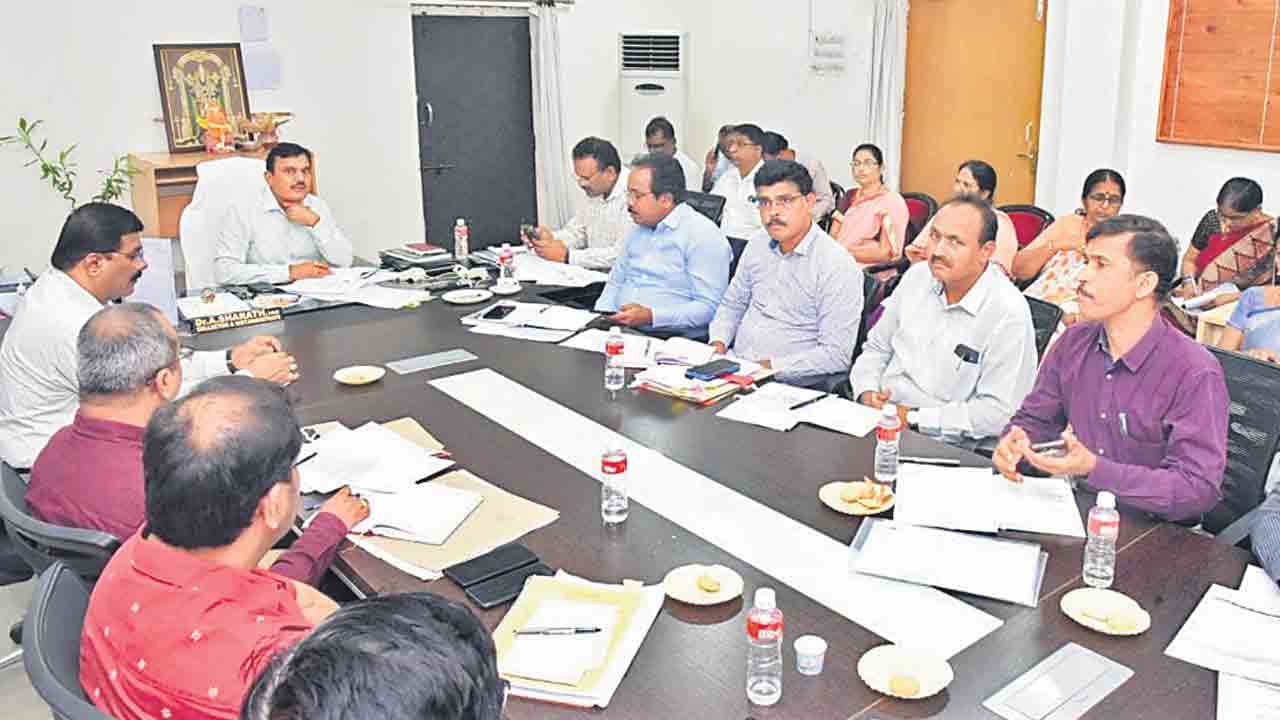 రూ.లక్ష సాయం ప్రక్రియ పకడ్బందీగా చేపట్టాలి