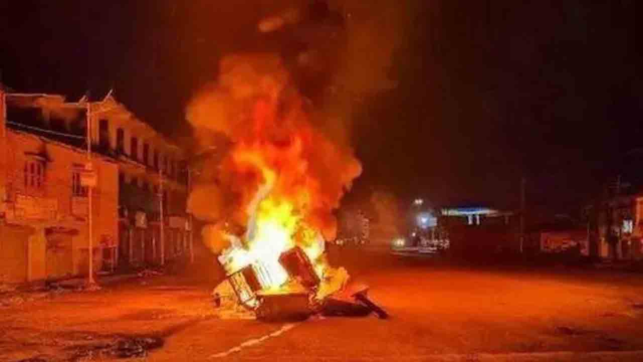 అల్లర్ల మాటున అమానుషం