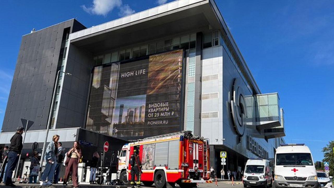 Shopping mall | షాపింగ్‌మాల్‌లో పేలిన వేడినీటి పైపు.. నలుగురు మృతి