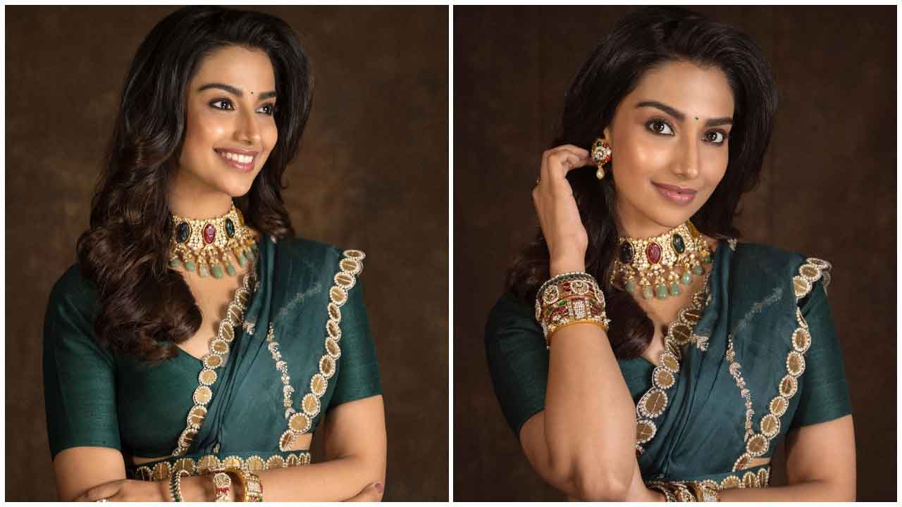 Meenakshi Chaudhary | చూపులతో ప్రాణాలు తీస్తున్న మీనాక్షి చౌదరి..