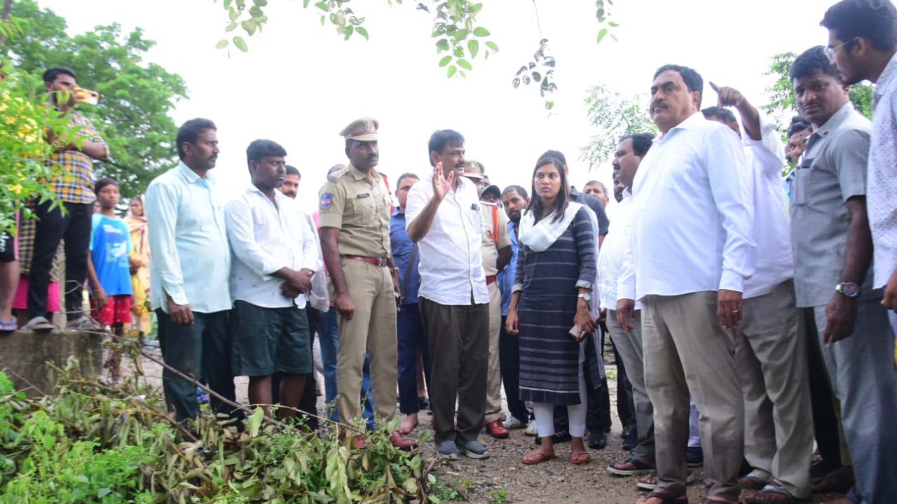 Minister Dayakar Rao | వర్షాలతో ప్రజలు అప్రమత్తంగా ఉండాలి : మంత్రి ఎర్రబెల్లి దయాకర్‌రావు