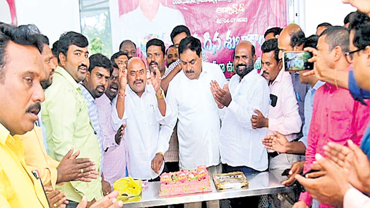 మంత్రి ఎర్రబెల్లికి జన్మదిన శుభాకాంక్షలు
