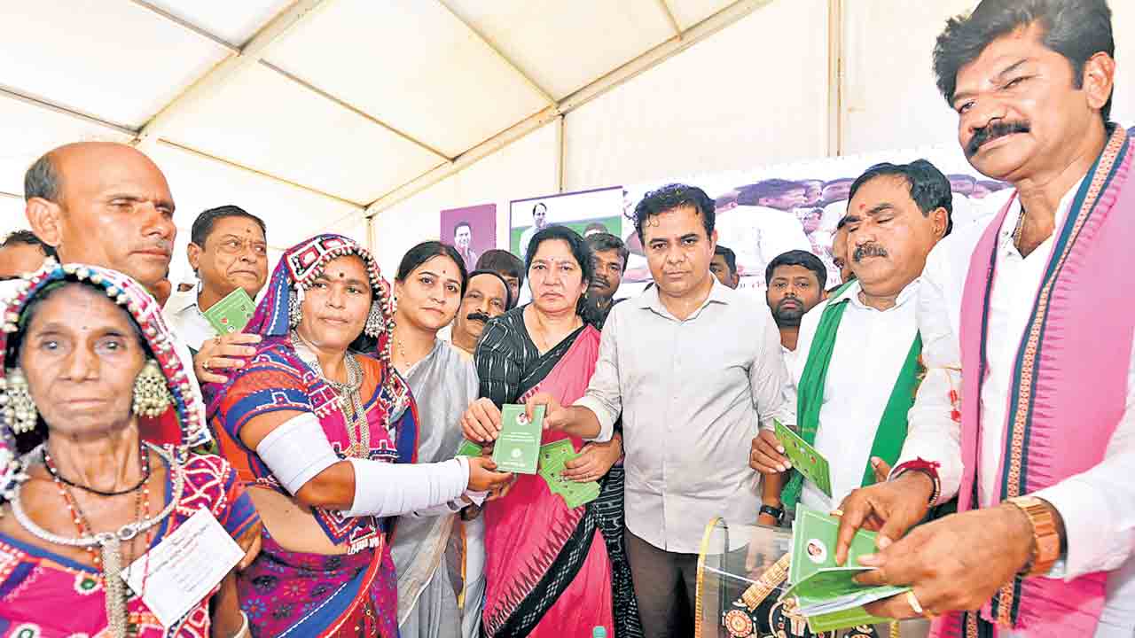 Minister KTR |  మోదీ.. కోచ్‌ ఫ్యాక్టరీ మాయమా.. ఇచ్చేది రిపేర్ల దుకాణమా: మంత్రి కేటీఆర్‌