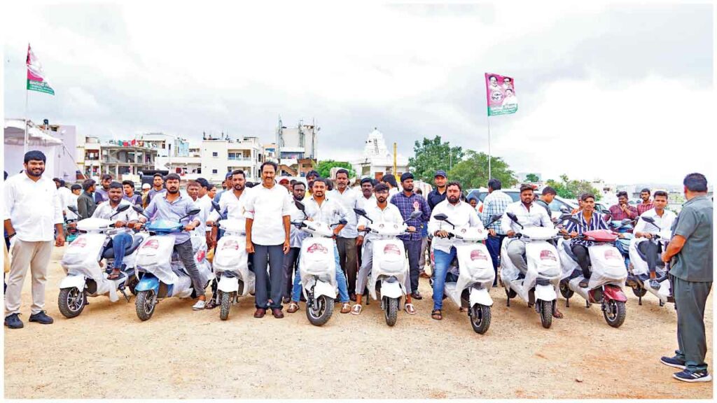Minister Ktrs Birthday Was Celebrated In Every City Of The Telangana