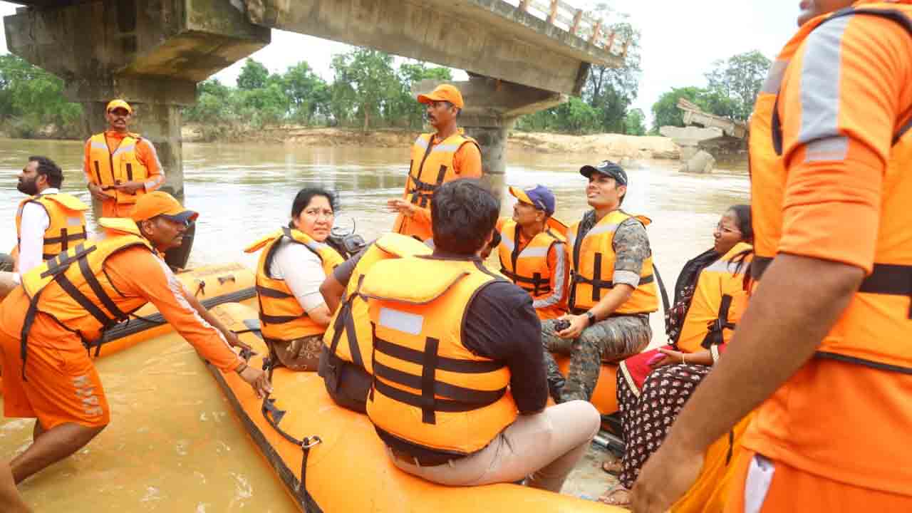 Minister Satyavati Rathod | వరద బాధితులను అన్ని రకాలుగా ఆదుకుంటాం : మంత్రి సత్యవతి రాథోడ్‌