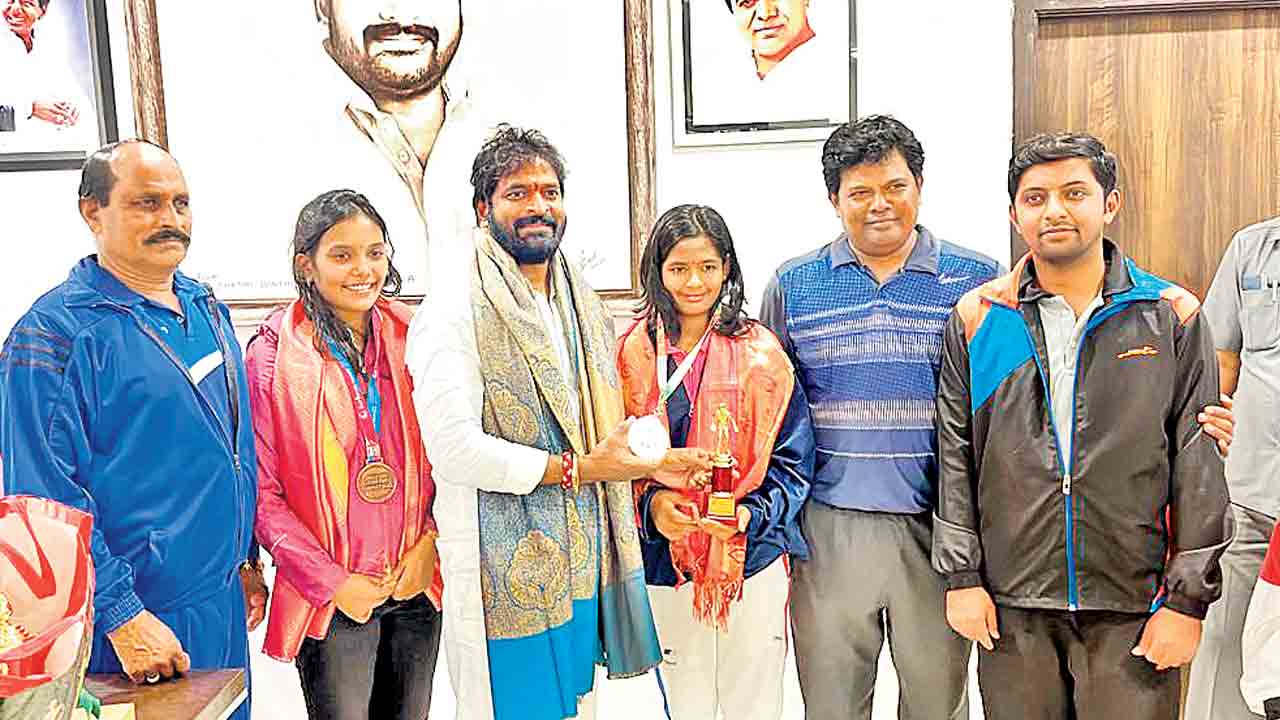 మట్టిలో మాణిక్యాలను వెలికి తీశాం