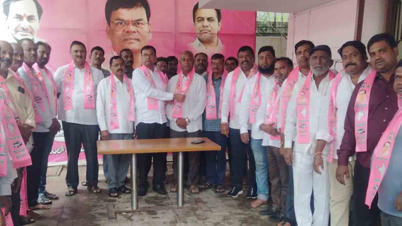 BRS | అంబర్‌పేటలో బీజేపీకి షాక్‌.. బీఆర్‌ఎస్‌లో చేరిన పలువురు సీనియర్‌ నాయకులు