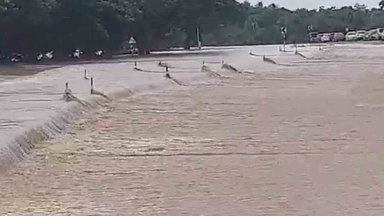 Second danger alert | ధవళేశ్వరం బ్యారేజ్‌ వద్ద రెండో ప్రమాద హెచ్చరిక జారీ