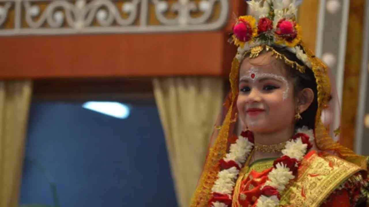 Durga Mata |  ఈద్‌ పండుగ నాడు దుర్గామాతగా పూజలందుకున్న ముస్లిం బాలిక.. ఎక్కడంటే