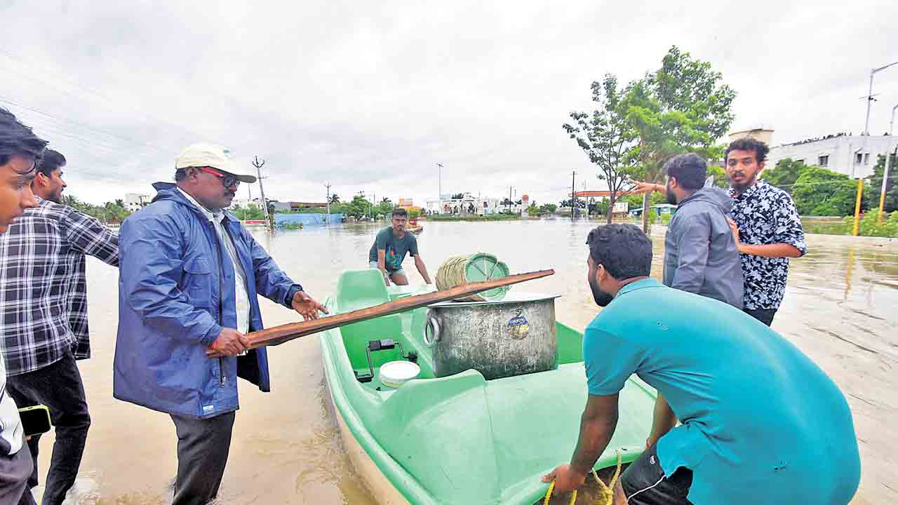 ఆపరేషన్‌ మున్నేరు.. 27 మందిని రక్షించిన ఎన్డీఆర్‌ఎఫ్‌ బృందాలు