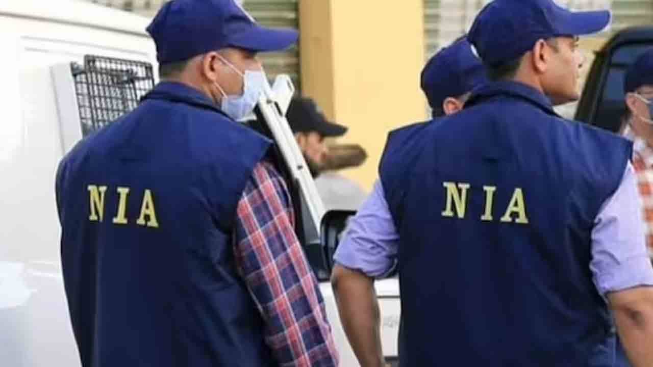 ప్రజాపతి ఫోన్‌ డాటాతో స్కామ్‌ వెలుగులోకి