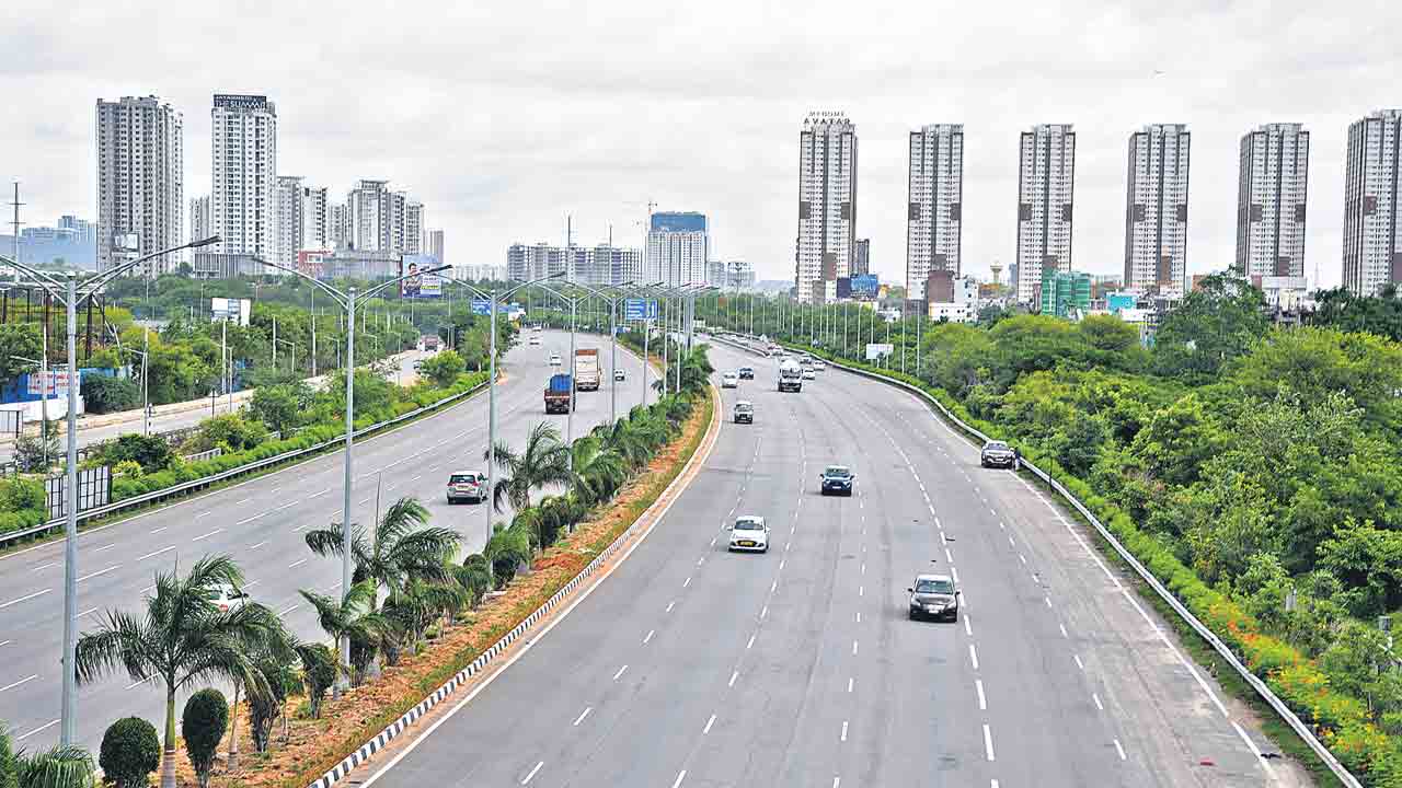 Hyderabad | న్యూయార్క్‌ ను తలదన్నేలా ఔటర్‌ చుట్టూ మారుతున్న రూపురేఖలు.. రెండేండ్లలోనే ఎంత మార్పు!