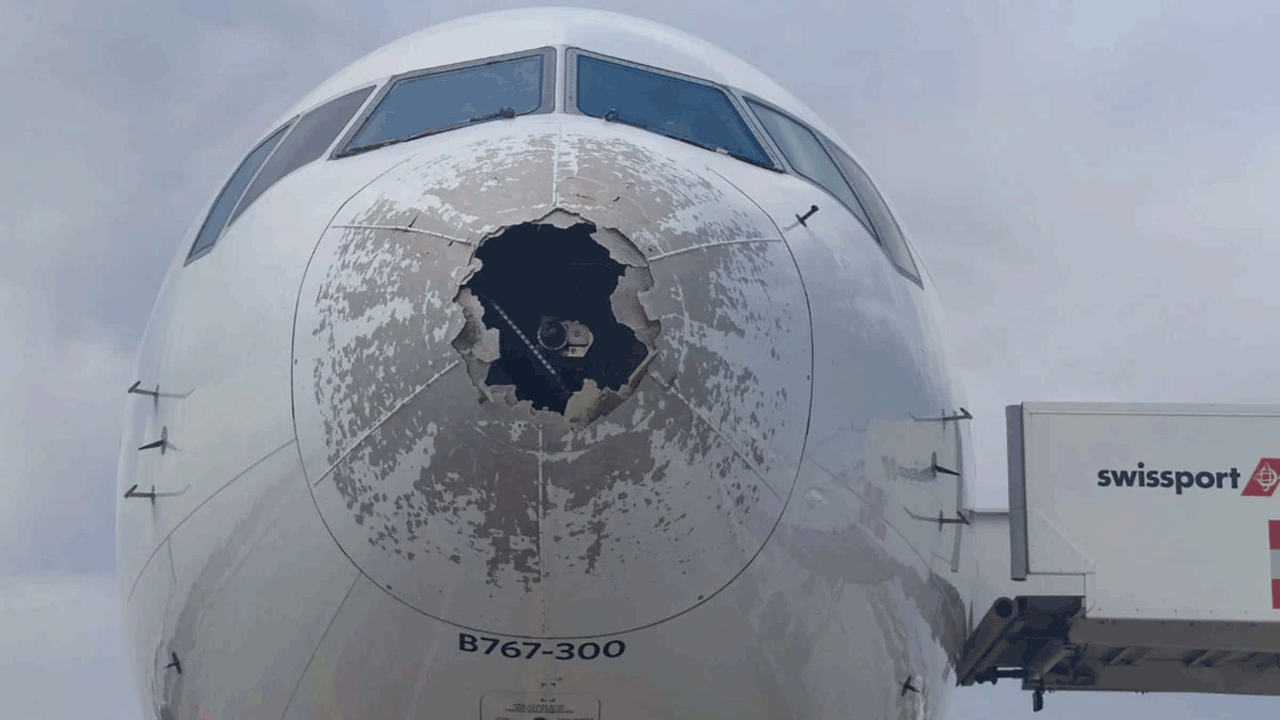 Heavy Rains | వడగళ్ల వర్షంతో విమానానికి రంధ్రం.. అత్యవసర ల్యాండింగ్