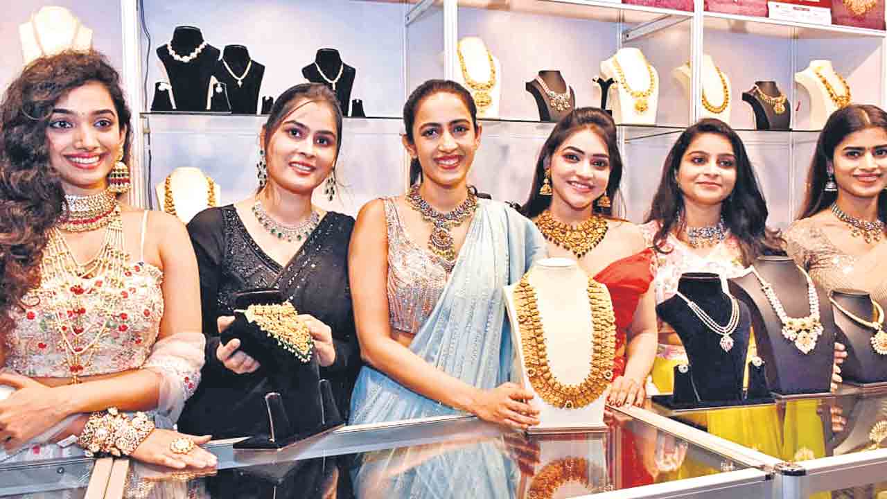 అట్టహాసంగా హై లైఫ్‌ ఎగ్జిబిషన్‌