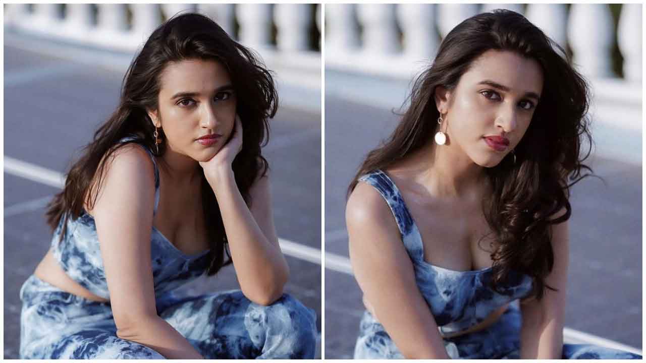 Nuveksha | చూపులతో గిల్లుతున్న నువేక్ష..