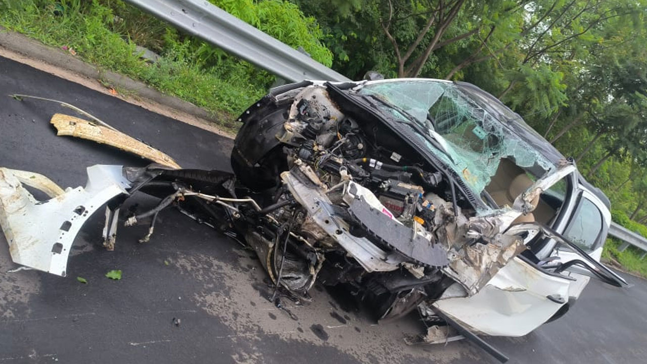 ORR | ఓఆర్‌ఆర్‌పై కారు, బొలెరోను ఢీకొట్టిన లారీ.. ముగ్గురు మృతి