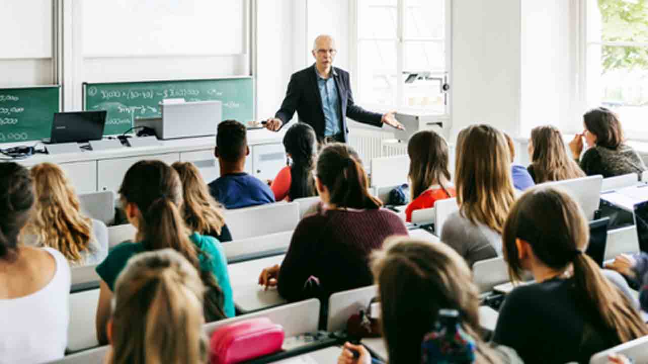 ఓపెన్‌గా చదివేద్దాం..