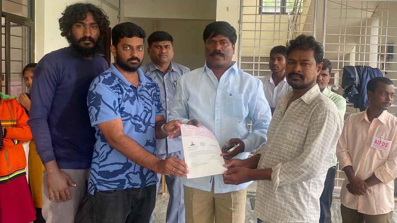 కార్యకర్తలకు అండగా సీఎం కేసీఆర్‌