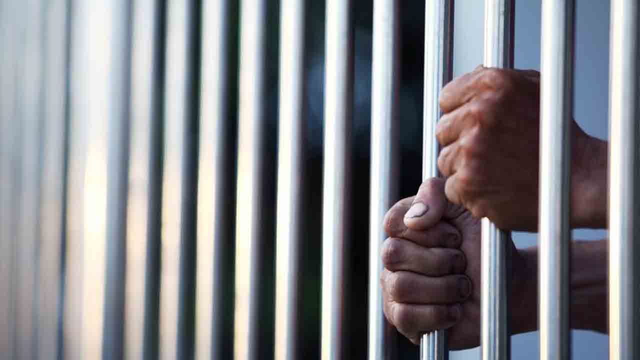 పాక్‌ జైళ్లలో 308 మంది భారతీయులు