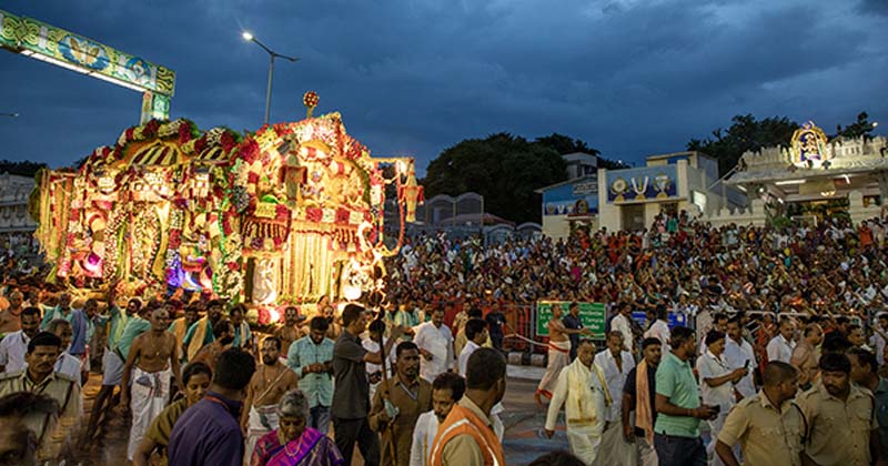 Pushpa Pallaki | తిరుమలలో నేత్రపర్వంగా శ్రీవారి పుష్ప పల్లకీసేవ..
