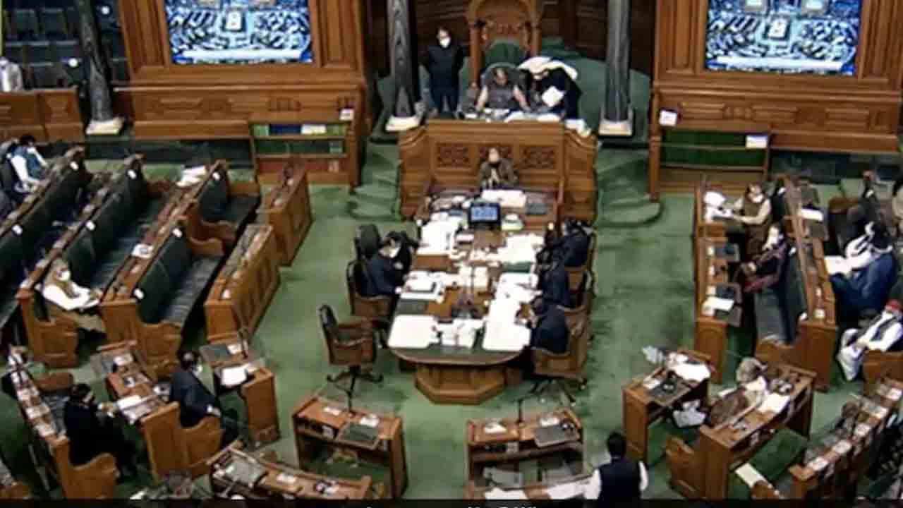 ‘ప్రధాని’ సడక్‌ అధ్వాన్నం.. ఆలస్యం!