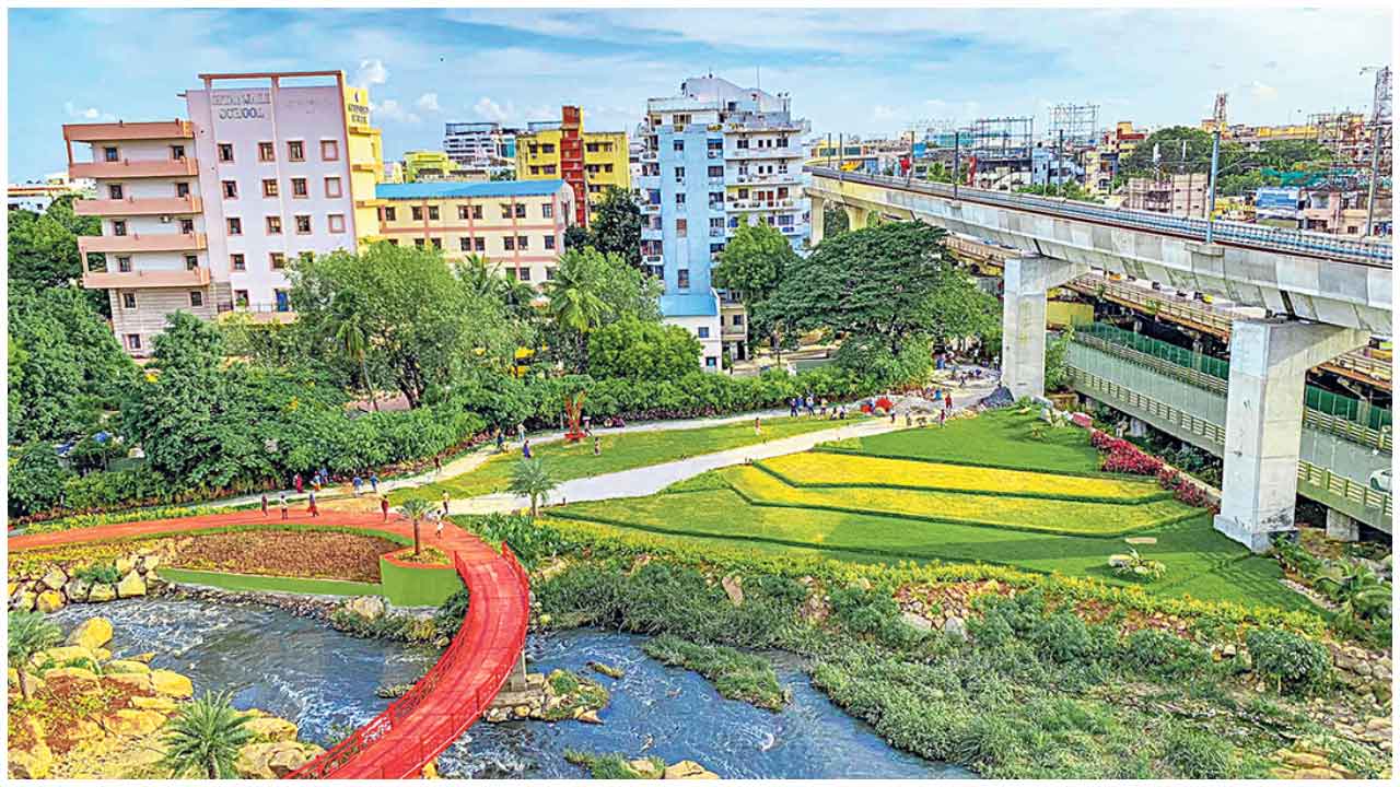 Hyderabad | తీరొక్క అందాలతో మురిసిపోతున్న మూసీ