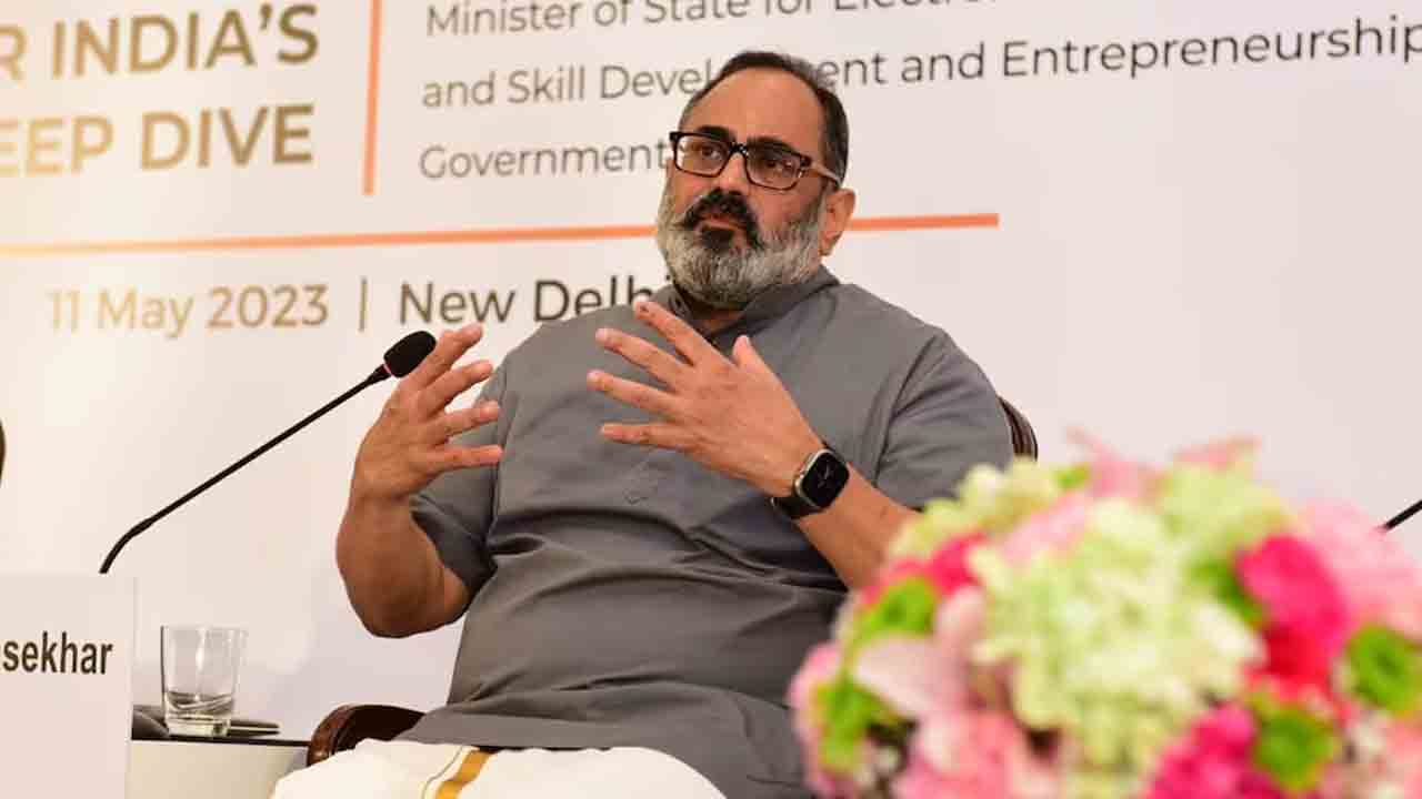 China Mobiles Tax Evation | ఆ మూడు చైనా మొబైల్ కంపెనీలే రూ.9000 కోట్ల పన్ను ఎగవేత.. కేంద్ర మంత్రి రాజీవ్ చంద్రశేఖర్