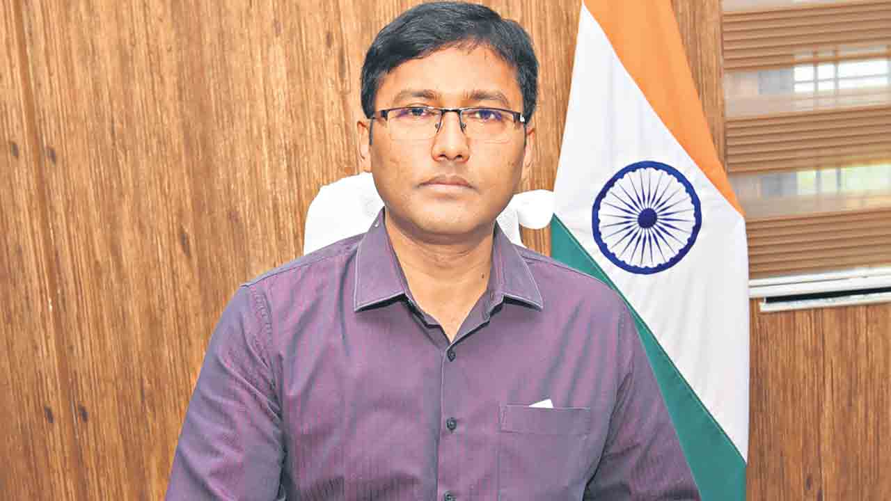 24 గంటలూ క్షేత్రస్థాయిలోనే..