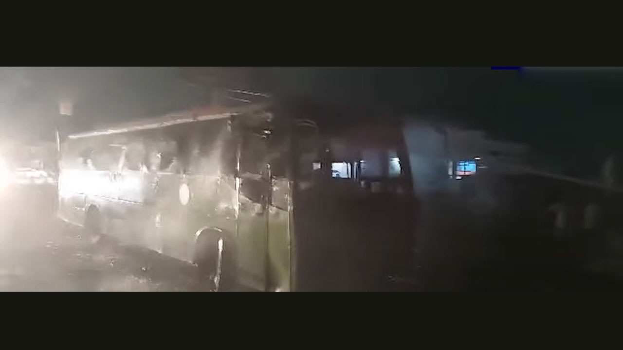 Rajadhani bus | హైదరాబాద్‌ నుంచి గుంటూరు వెళ్తున్న రాజధాని బస్సులో చెలరేగిన మంటలు.. ప్రయాణికులు క్షేమం