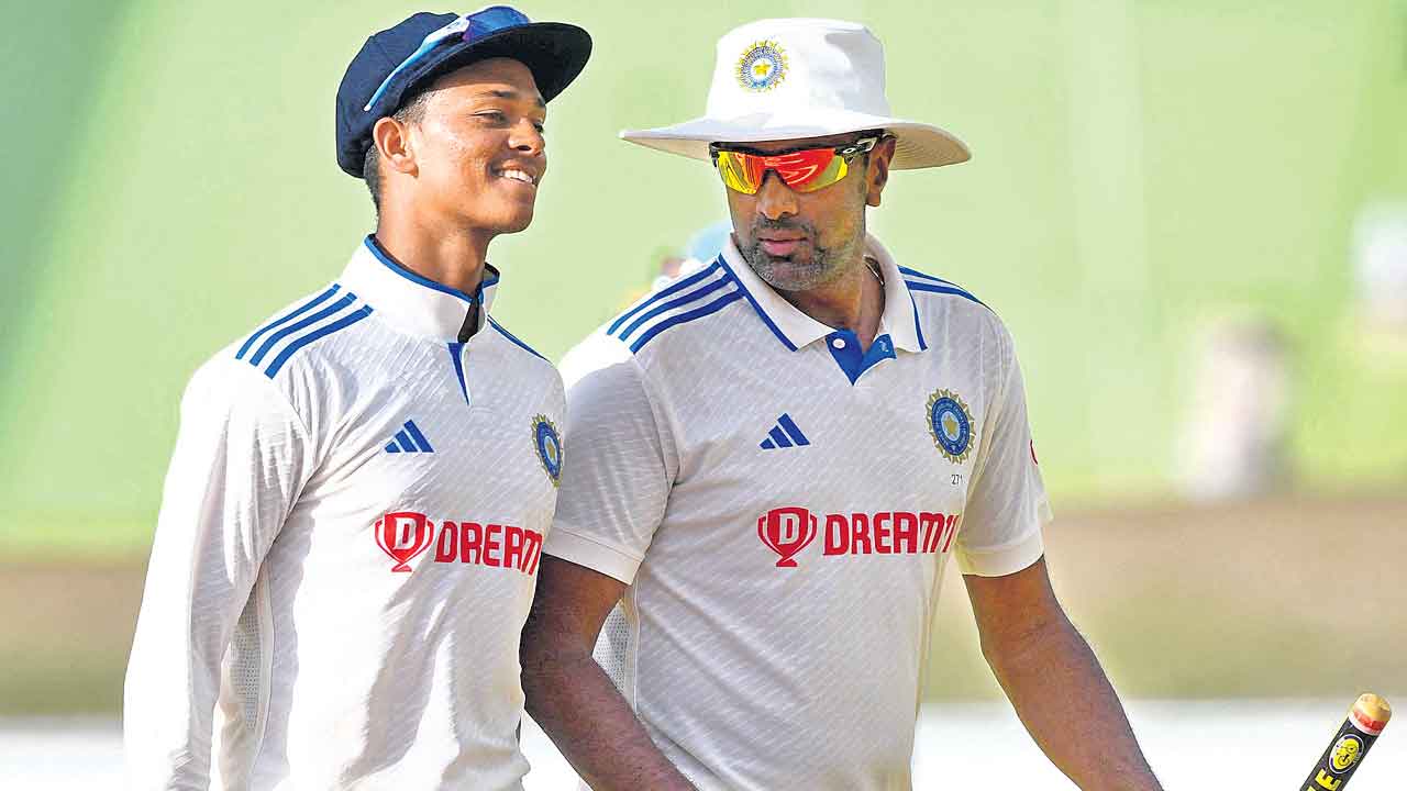 మూడు రోజుల్లోనే.. తొలి టెస్టులో భారత్‌ ఘన విజయం