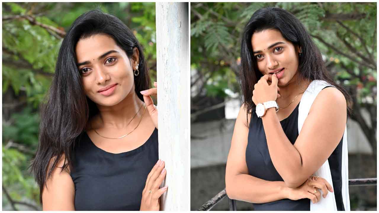 Rekha Nirosha | చిరునవ్వుతో గాలం వేస్తున్న రేఖ నిరోషా..